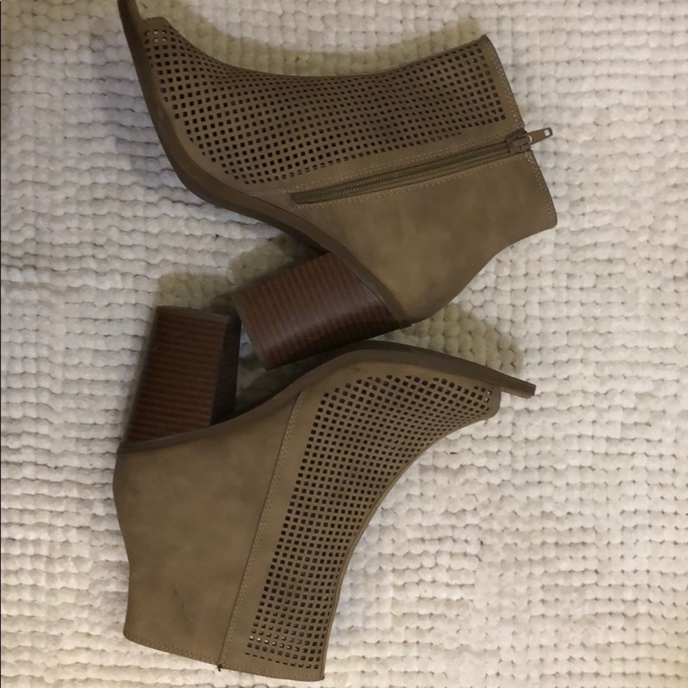 Altar’d State booties - Picture 2 of 4